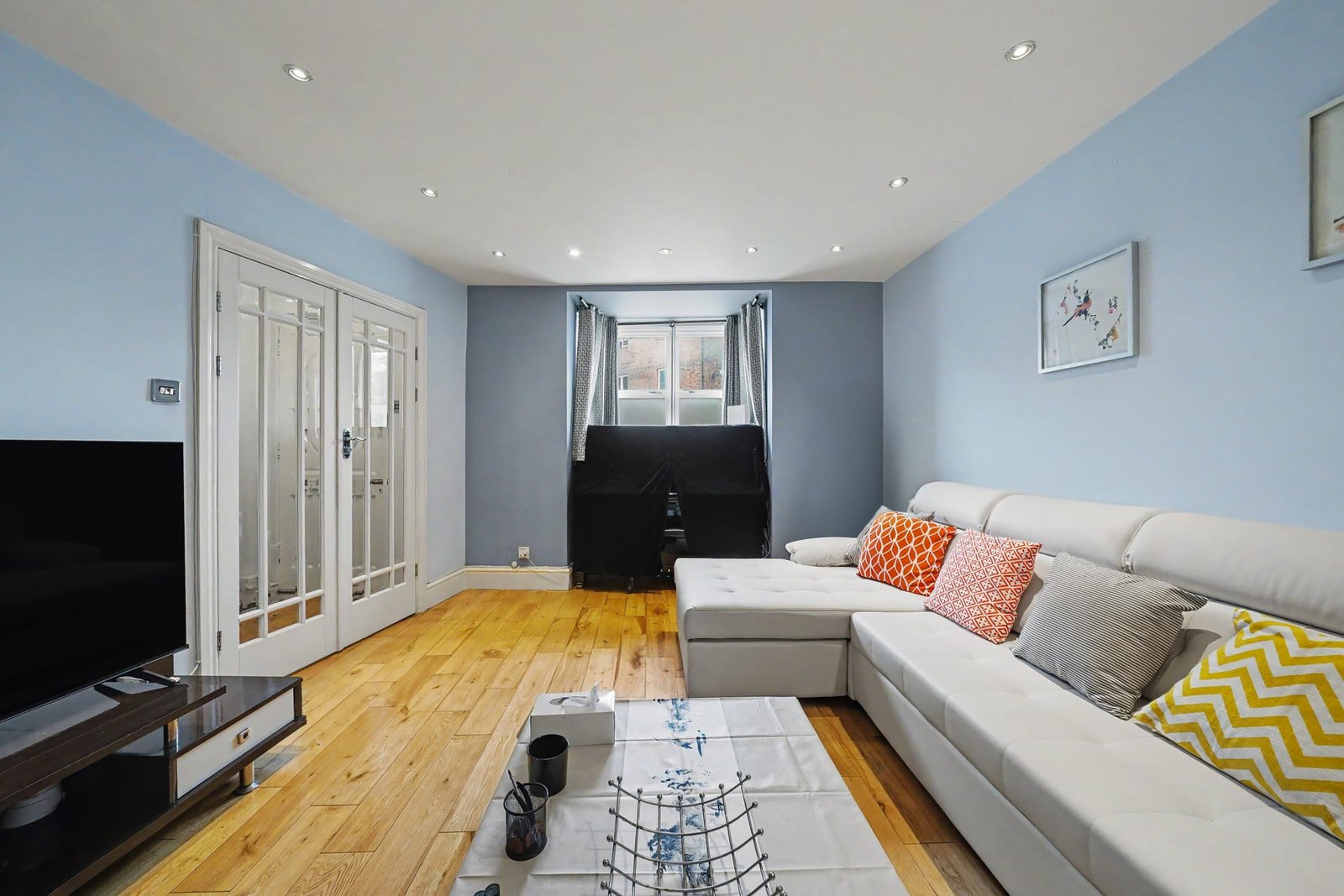 Garden Townhouse — living room