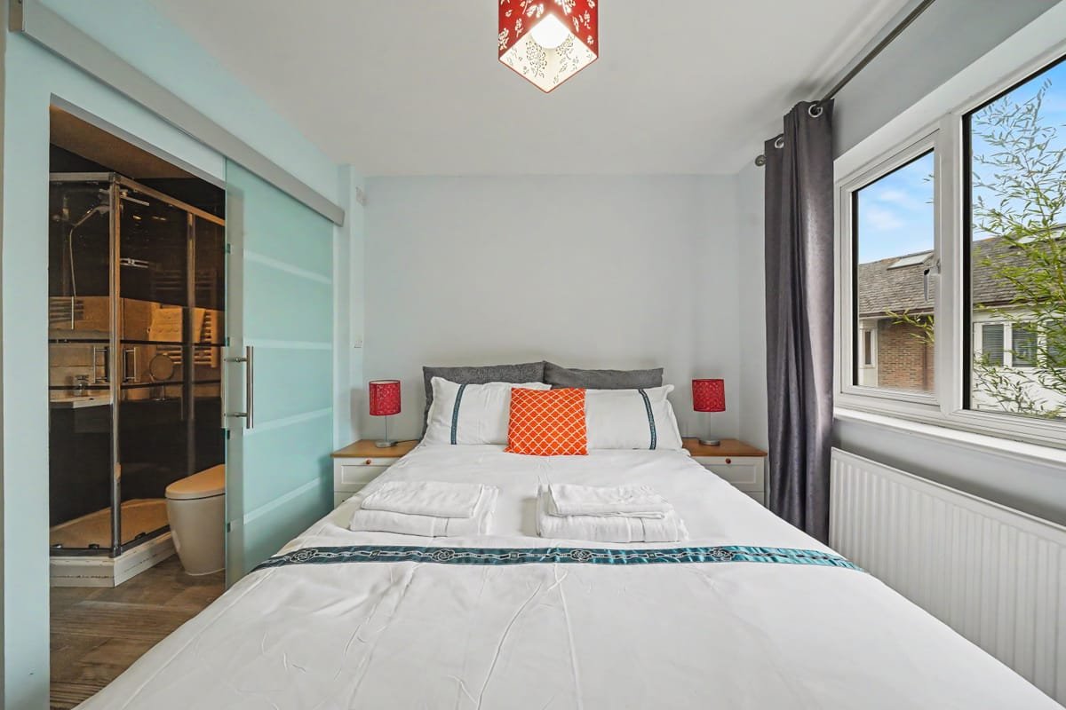 Garden Townhouse — master bedroom