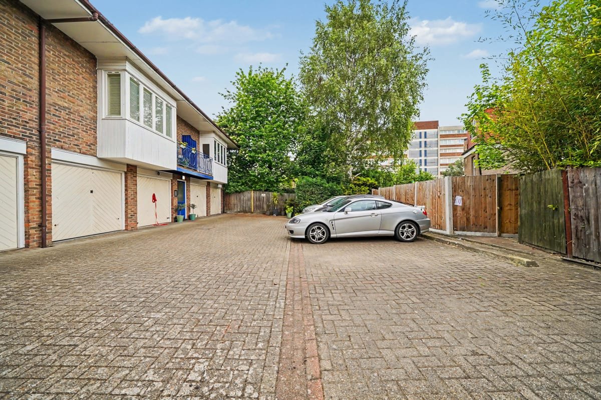 Garden Townhouse — outside
