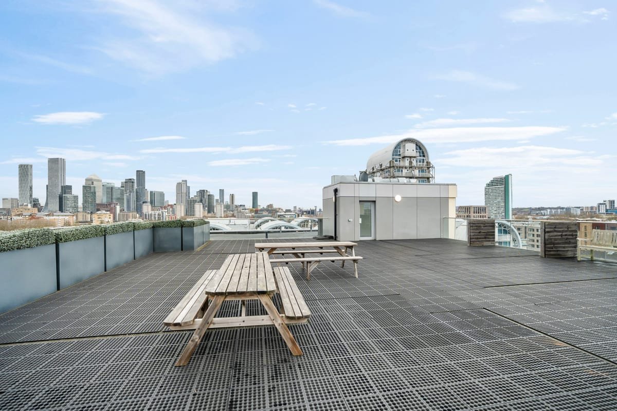 Riverside 1BR — more