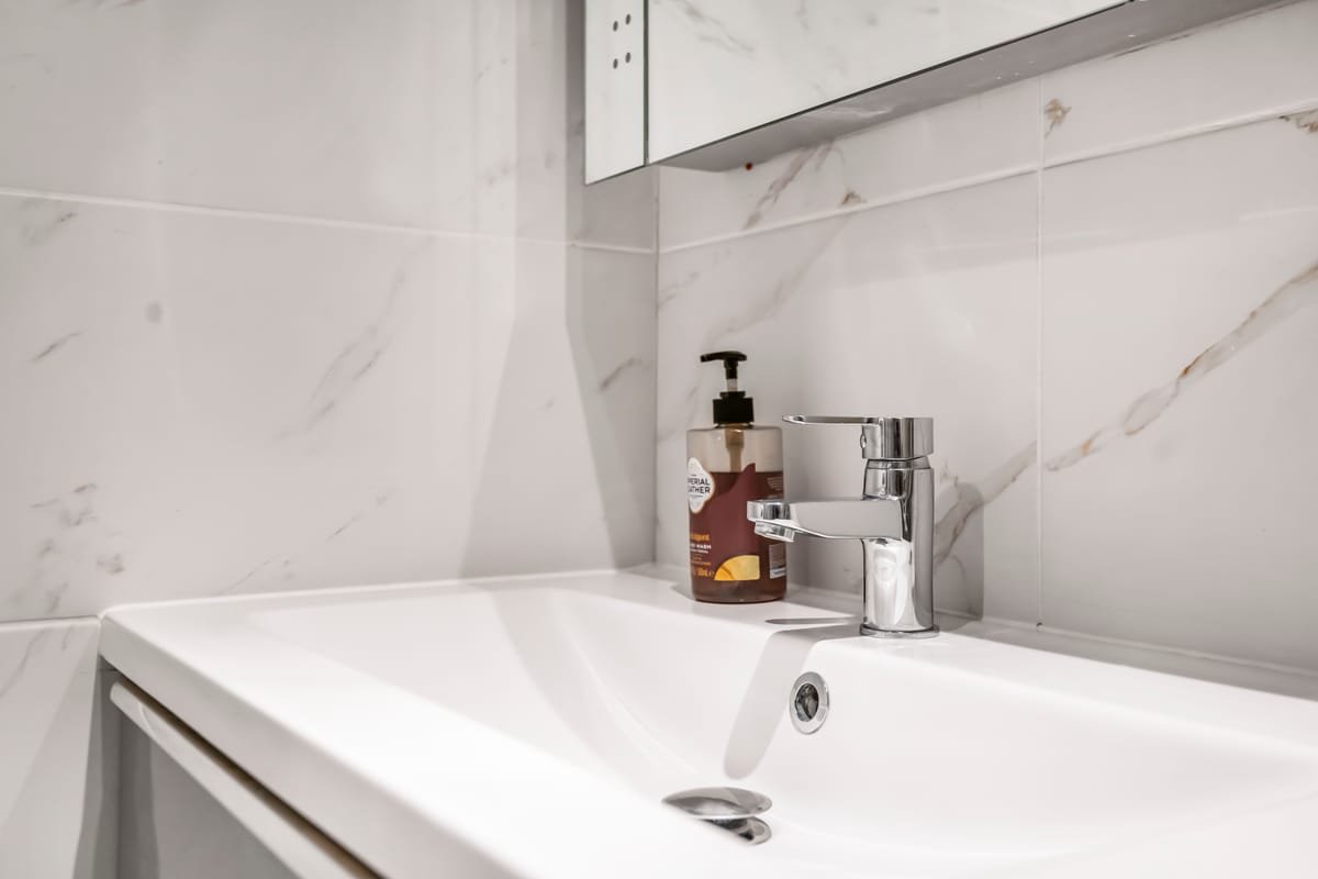 Riverside 3BR — bathroom