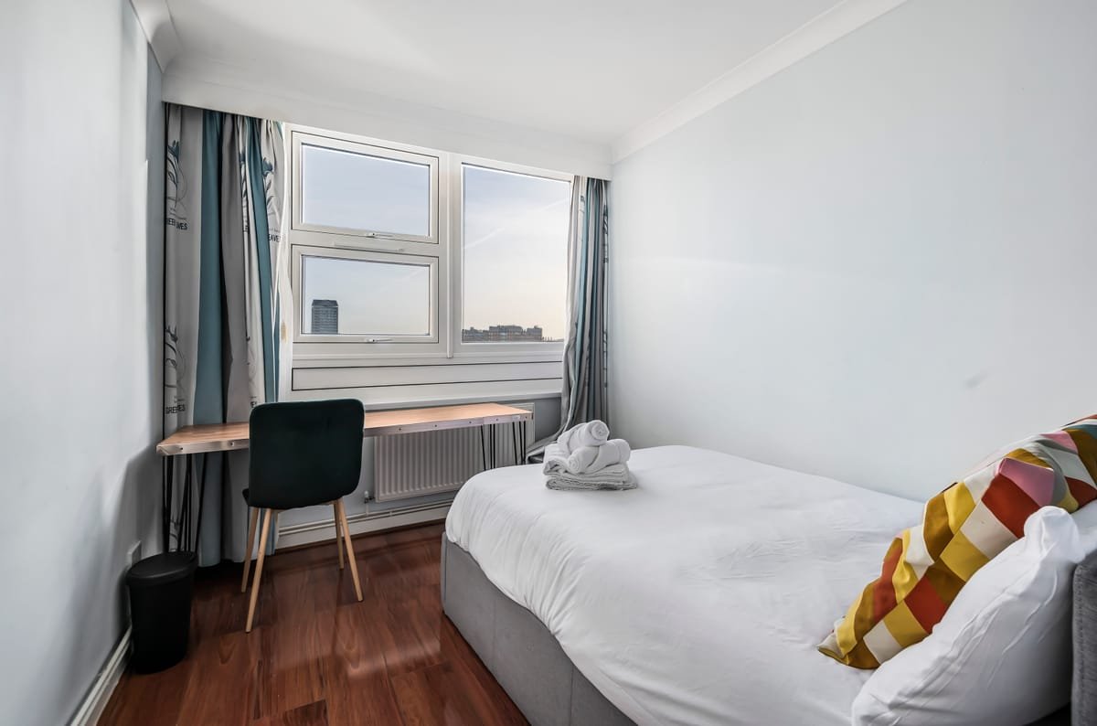 Riverside 3BR — bedroom 2