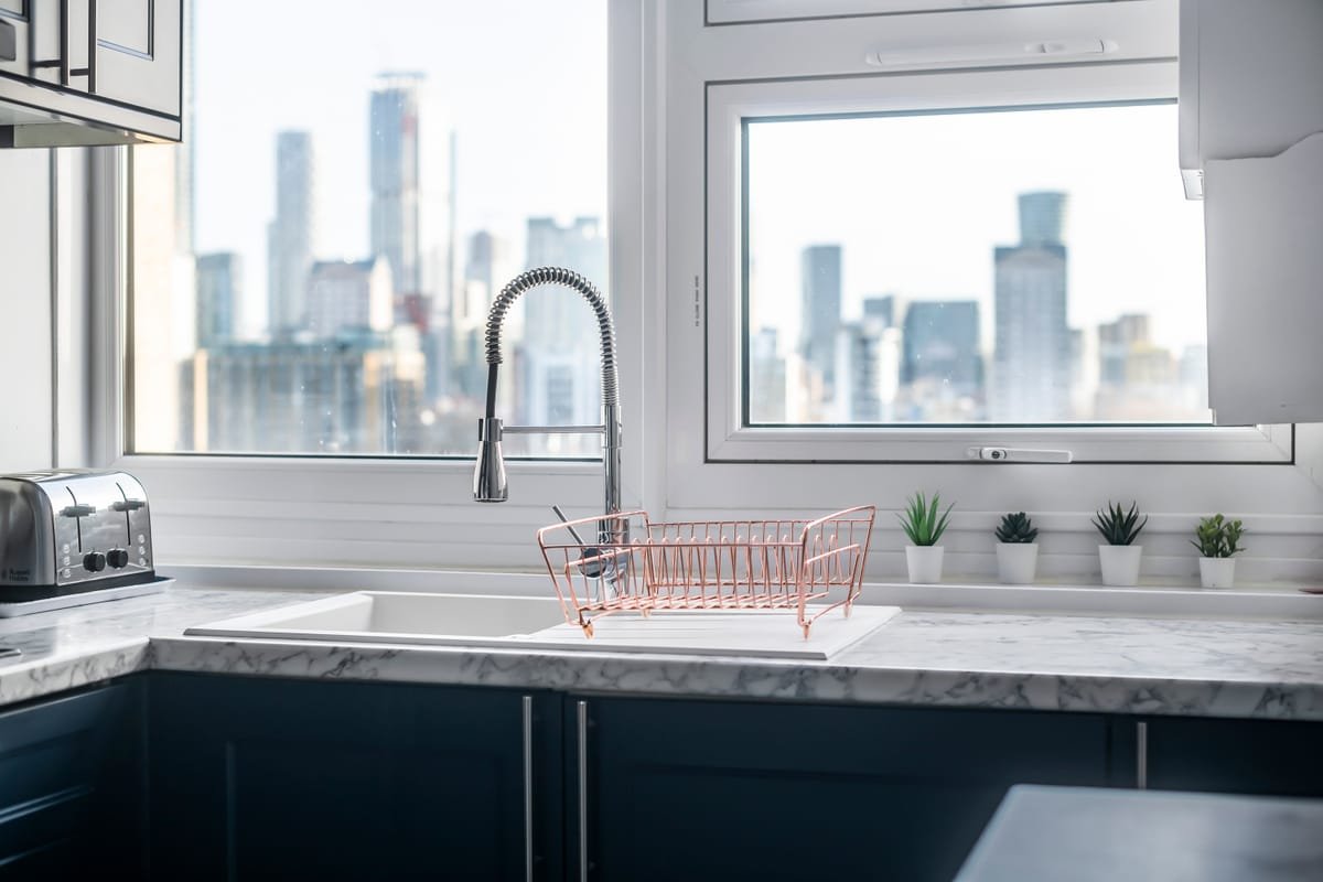 Riverside 3BR — kitchen