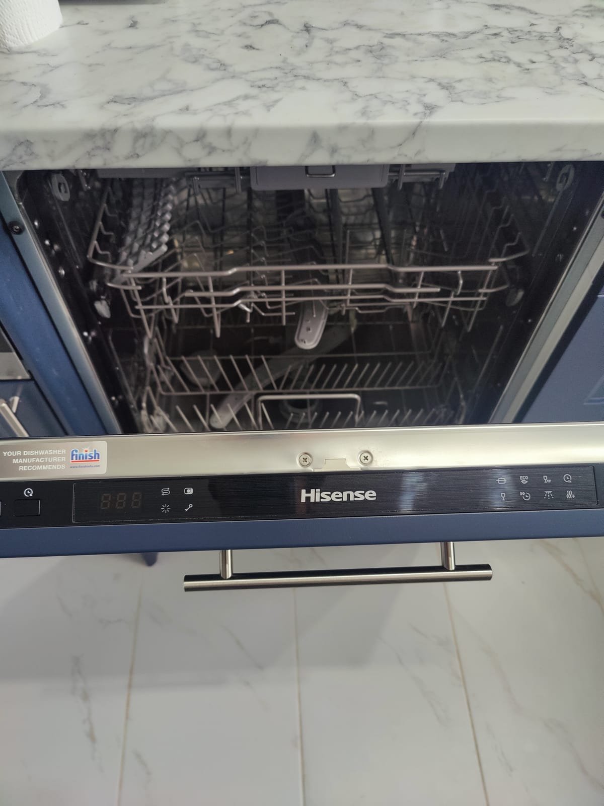 Riverside 3BR — kitchen