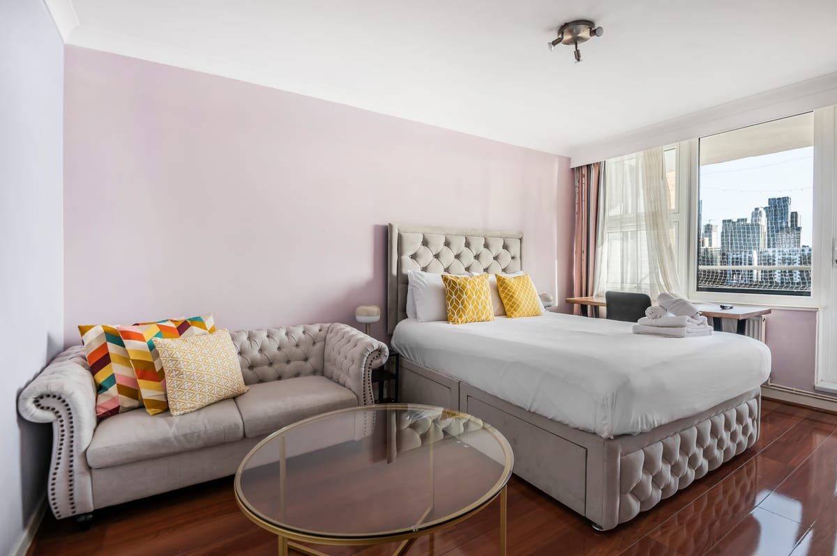 Riverside 3BR — master bedroom